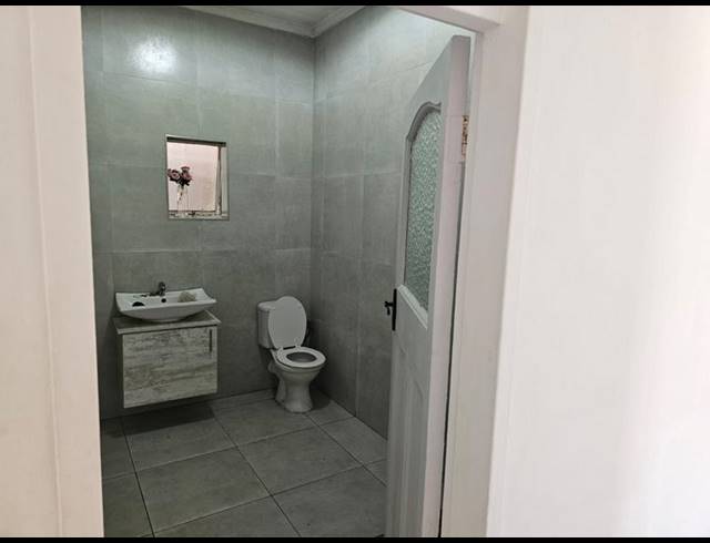 3 BEDROOM HOUSE FOR SALE IN EAST TOWN